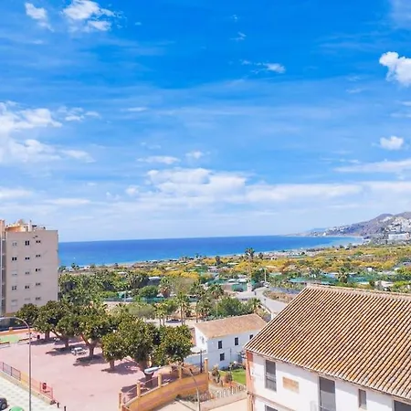 Apartment Spacious 4 Bedroom With Parking In Town Centre, Nerja